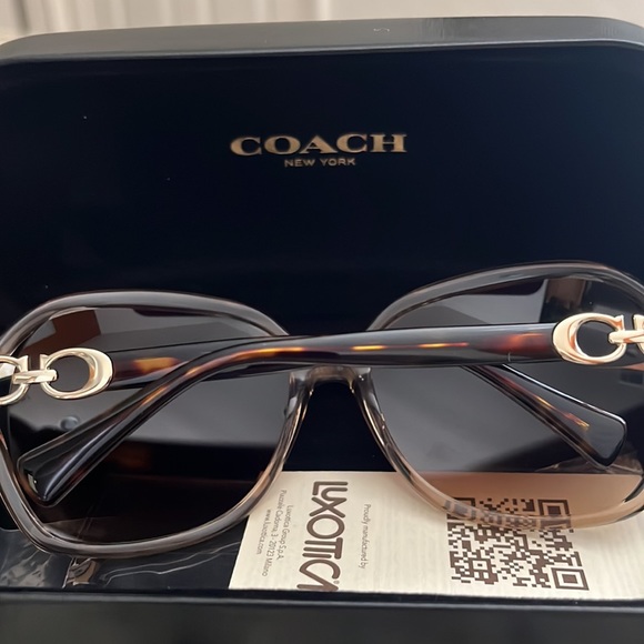 COACH - Picture 4 of 4